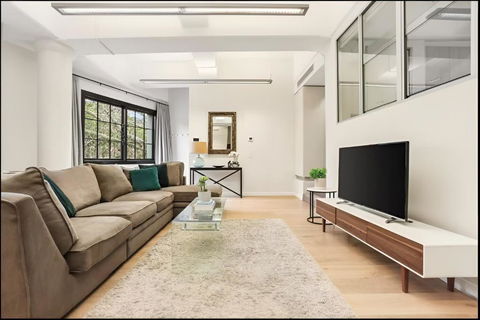 Renovated Warehouse Conversion In Heart Of Sydney - Accommodation Resorts 1