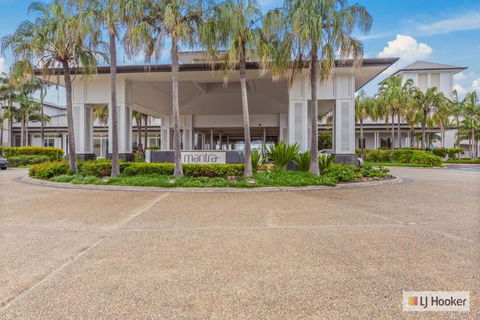 RESORT ON THE BEACH 1219/20 - Accommodation Resorts 1