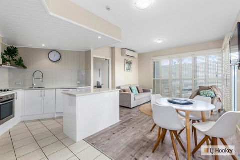 RESORT ON THE BEACH 1219/20 - Accommodation Resorts 2