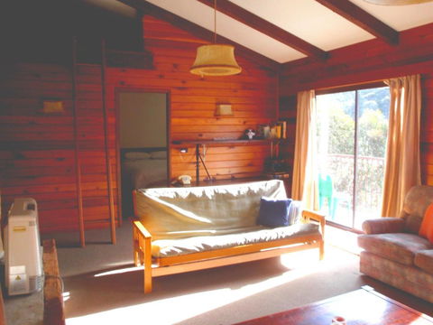 Retro 2 Bedroom Apartment - Accommodation Resorts 2
