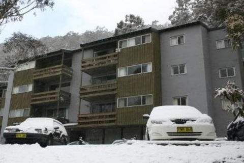 Retro 2 Bedroom Apartment - Accommodation Resorts 1