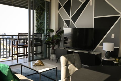 River View Apartment In Brisbane With Parking - Accommodation Resorts 2
