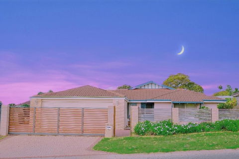 Riverside 5bedrooms Holiday House With Swimming Pool - Accommodation Resorts 0