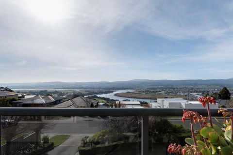 Riverview Escape - Accommodation Resorts 2