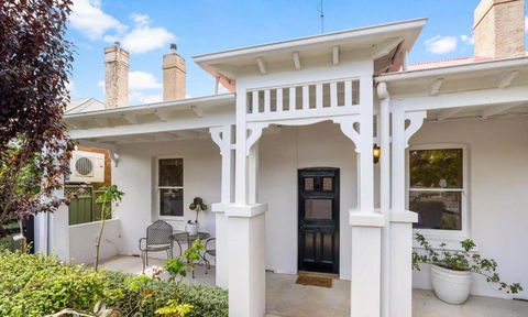 Roseland Cottage - CBD Heritage - Accommodation Resorts 0