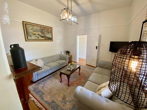 Roseland Cottage - CBD Heritage - Accommodation Resorts 2