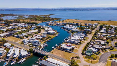 Riviera View - Accommodation Resorts 1