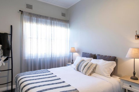 Robertson Public House And Kitchen - Accommodation Resorts 2