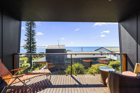 Rock Ledge - Accommodation Resorts 0