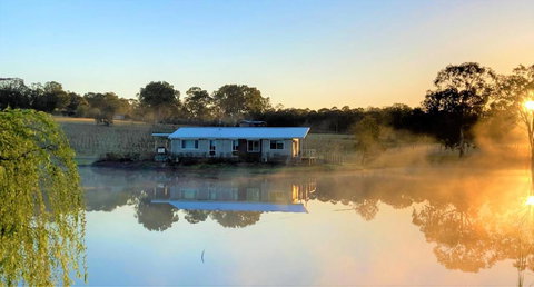 Romantic Lakehouse Set In A Private Vineyard In The Hunter Valley - Accommodation Resorts 1