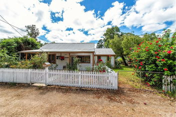 Rose Cottage Nannup with Accommodation Resorts