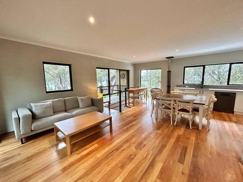 Rosella - Bushland Hideaway - Accommodation Resorts 1