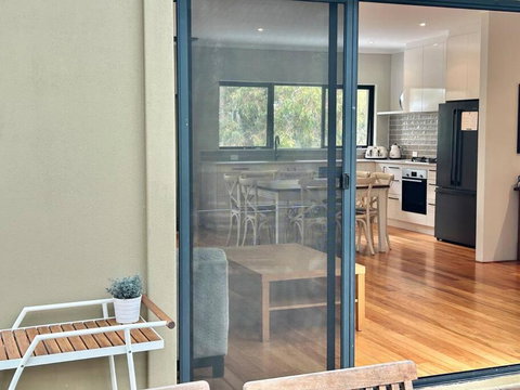 Rosella - Bushland Hideaway - Accommodation Resorts 3
