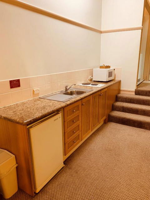Royal Albert Hotel - Accommodation Resorts 3