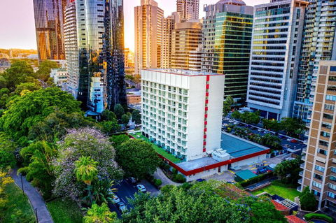 Royal On The Park - Accommodation Resorts 0