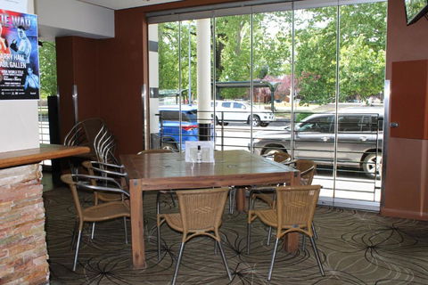 Royal Hotel Orange - Accommodation Resorts 3