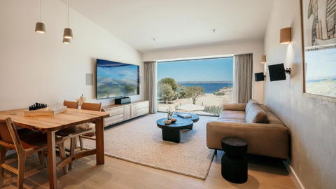Rumi On Louth - Accommodation Resorts 0