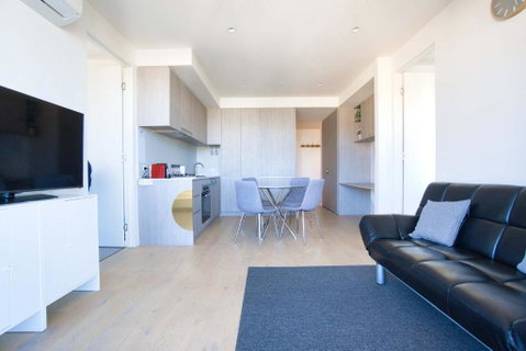 Rundle Retreat - 2BR Apartment With Stunning Views - Accommodation Resorts 3
