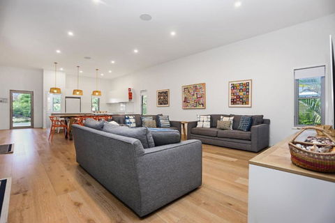 Russell Street Retreat - Accommodation Resorts 0