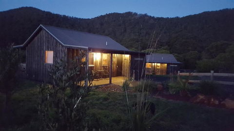 Rustic Hut Bush Retreat - Accommodation Resorts 1
