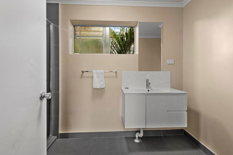 S1 Motel - Accommodation Resorts 1