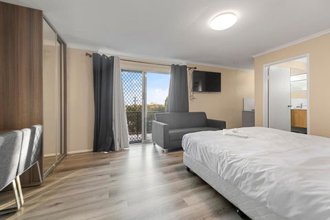 S1 Motel - Accommodation Resorts 3
