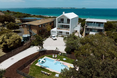 Sagres Queenscliff - Luxury House By The Beach - Accommodation Resorts 1