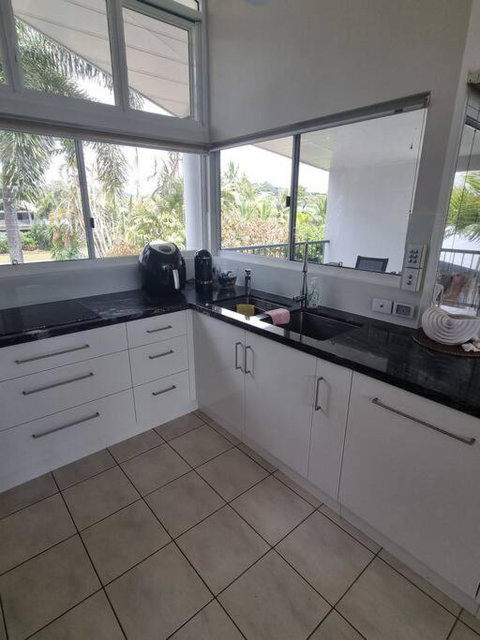 Salt On South - Beachfront Bliss - Accommodation Resorts 3