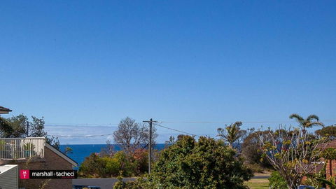 Salt Water Villa Bermagui Four Bedroom Central Location With Wifi - Accommodation Resorts 1