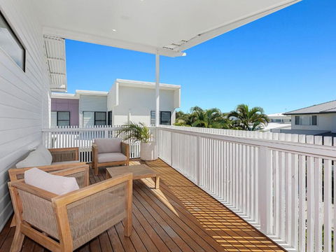 Salty Haven - Accommodation Resorts 1