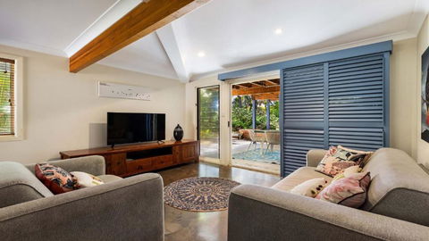 Salty Seaside - Accommodation Resorts 2