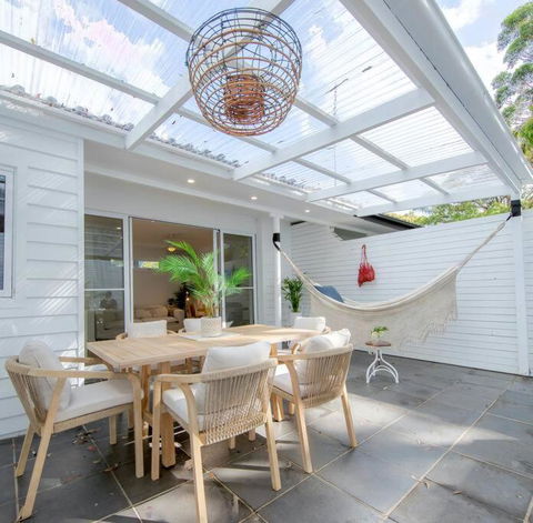 SALTY SNOOZE - Your Coastal Holiday House - Accommodation Resorts 0