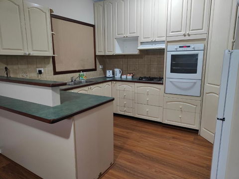 S&S Guest House - Accommodation Resorts 3