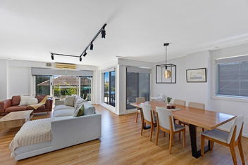 Sandy Cove Apartment The Entrance 8 with Accommodation Resorts