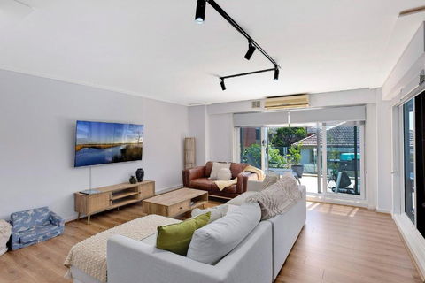 Sandy Cove Apartment The Entrance 8 - Accommodation Resorts 1