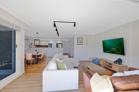 Sandy Cove Apartment The Entrance 8 - Accommodation Resorts 2