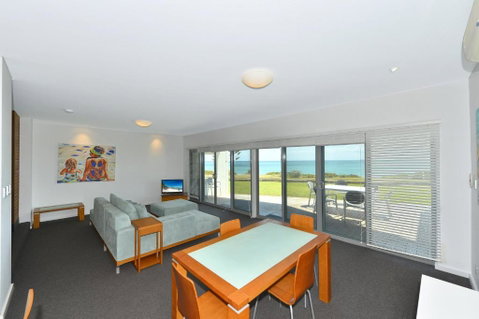 Sea Side Villa 10.1 - Accommodation Resorts 2