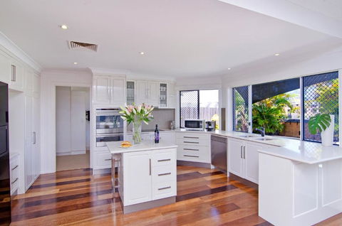 SEACLUSION 5 Bed Waterfront, Sleeps 12 - Accommodation Resorts 1