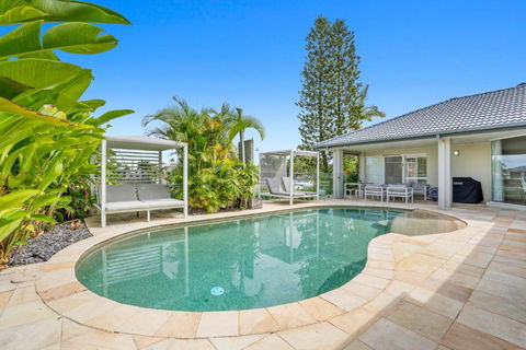 SEACLUSION 5 Bed Waterfront, Sleeps 12 - Accommodation Resorts 2