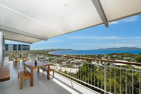 SEA-Renity On Castle Hill - Accommodation Resorts 0