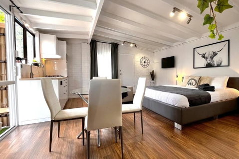 Studio C By Breckler Park - Accommodation Resorts 1