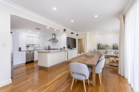 Swanbourne Family Home - Executive Escapes - Accommodation Resorts 0