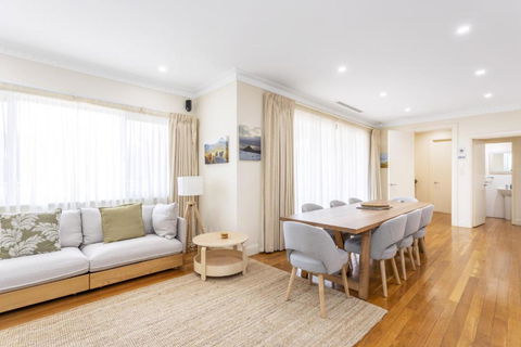 Swanbourne Family Home - Executive Escapes - Accommodation Resorts 2