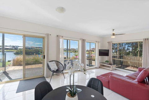 T2 12 Wentworth Pde Hindmarsh Island - No Linen Included - Accommodation Resorts 3