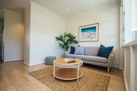 Beachy Keen On Moseley - Wifi - Netflix - Pool - Spa - Accommodation Resorts 1