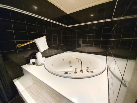 Bell Motel - Accommodation Resorts 2
