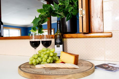 Best Central House - SLEEPS 11 !! - Accommodation Resorts 3