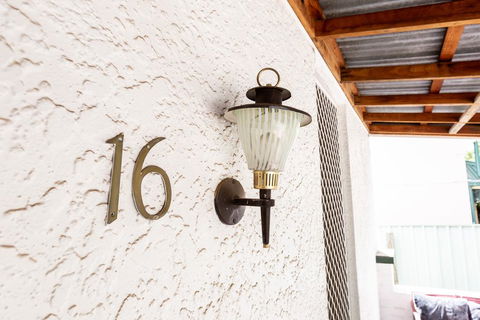 Best Central House - SLEEPS 11 !! - Accommodation Resorts 1
