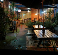 Bev and Mick's International Backpackers at Mcmahon's - Accommodation Resorts