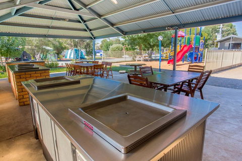 BIG4 Shepparton Park Lane Holiday Park - Accommodation Resorts 2